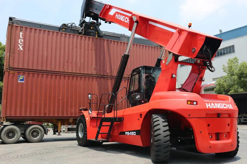 /uploads/image/2022/09/29/Hangcha delivered 45t Reach Stacker to the Middle East (2).jpg Hangcha delivered 45t Reach Stacker to the Middle East (2).jpg