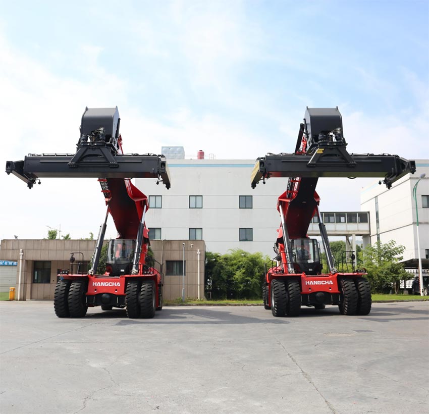/uploads/image/2022/09/29/Hangcha delivered 45t Reach Stacker to the Middle East (3).jpg Hangcha delivered 45t Reach Stacker to the Middle East (3).jpg